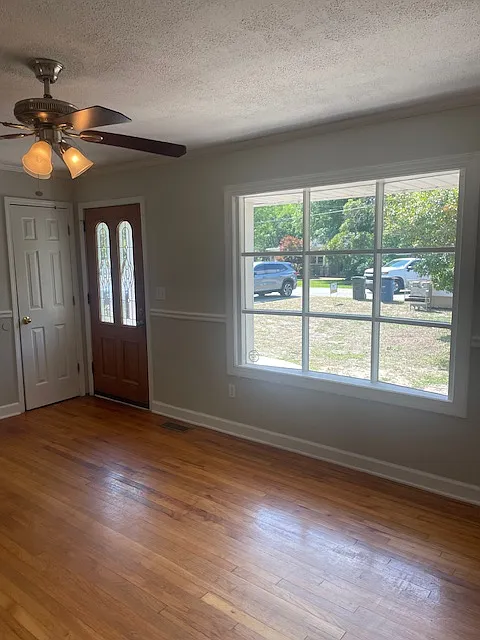 3918 Camellia Dr — Photo 2