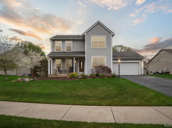 279 Tullamore St, Howell, MI 48843