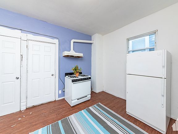 3rd image of 1724 N Spaulding Ave #1F