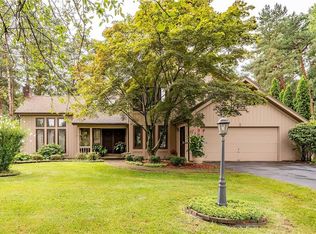 3 Green Pine Ln, Webster, NY 14580