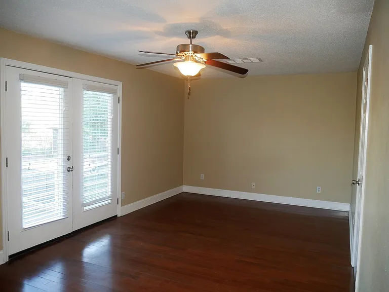 9201 Palmetto — Photo 6