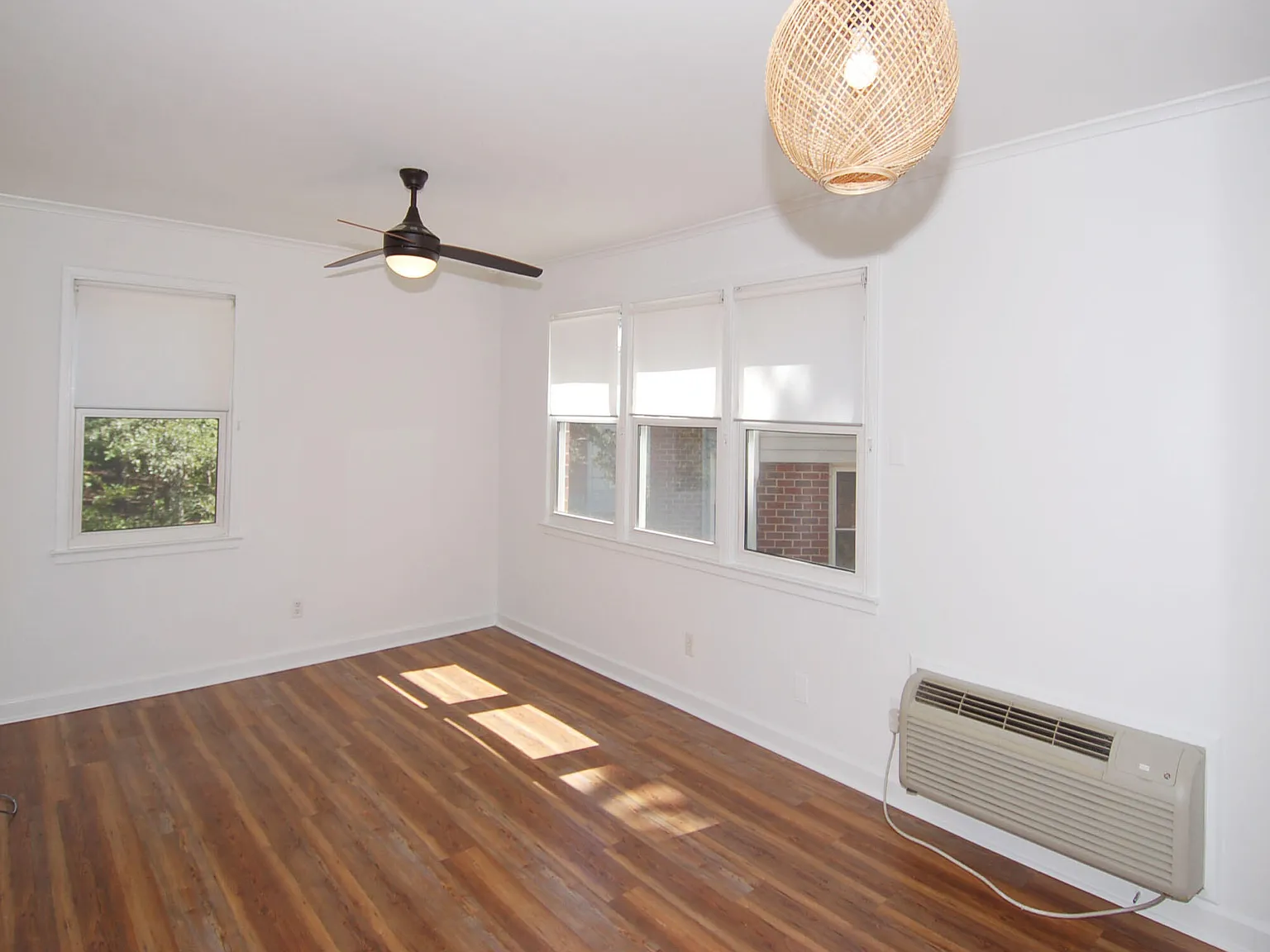 1 bed, 1.0 bath, 566 sqft, $1,300 — Photo 4