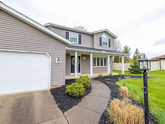 3rd image of 8224 Twin Oaks Dr