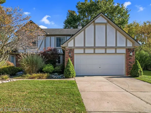 29606 English Way, Novi, MI 48377
