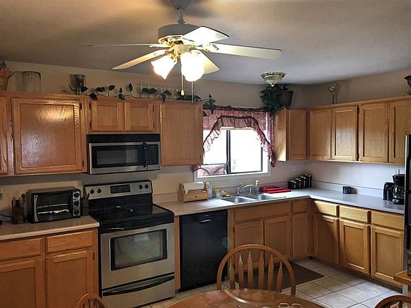 3rd image of 604 N Sage Ave