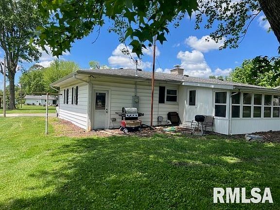 4th image of 805 Dogwood Ln