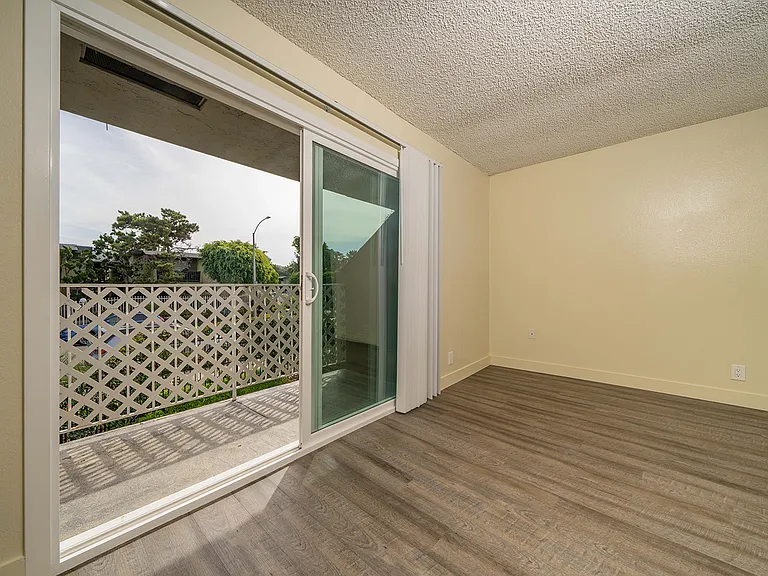 1245 Palomar Pl #94 — Photo 4
