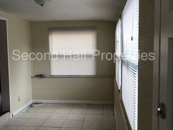3rd image of 930 20th Ave S #480