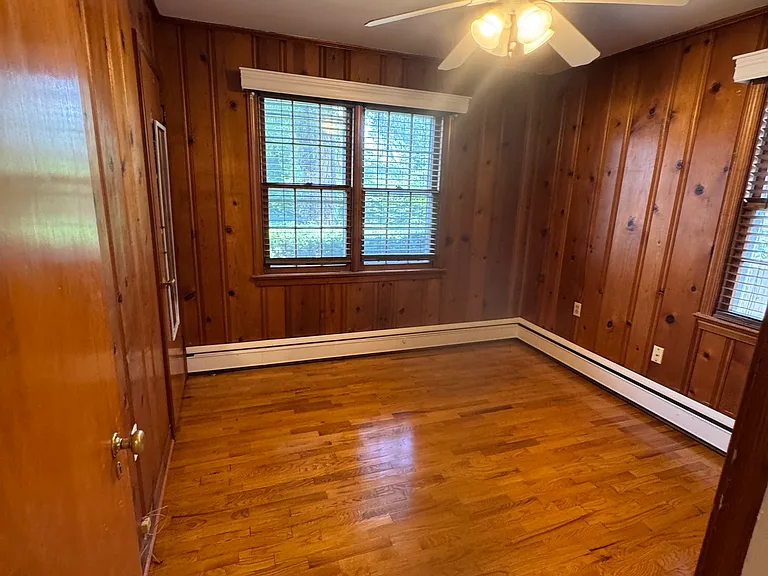 305 W Leicester St — Photo 4