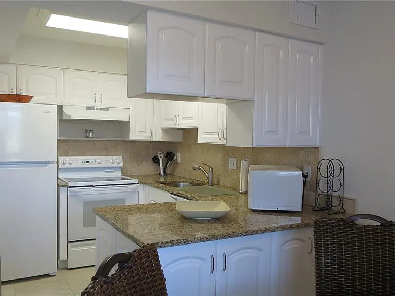 7193 W Country Club Dr N #138 — Photo 9