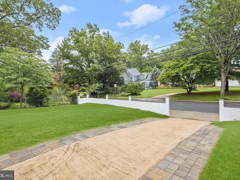 402 Elm Ave — Photo 27
