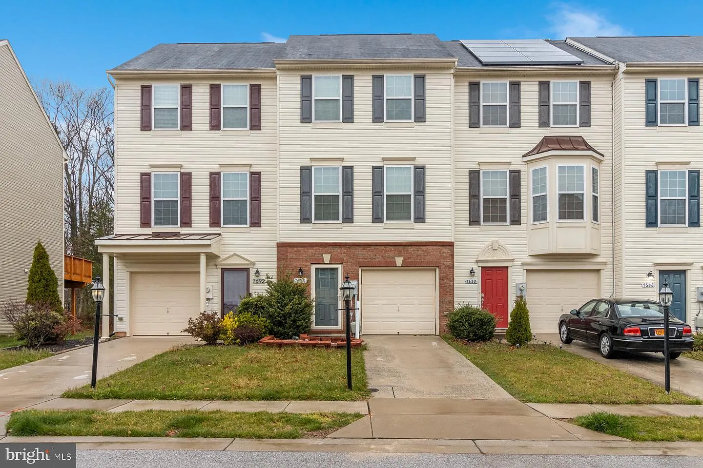7690 Timbercross Ln photo 1