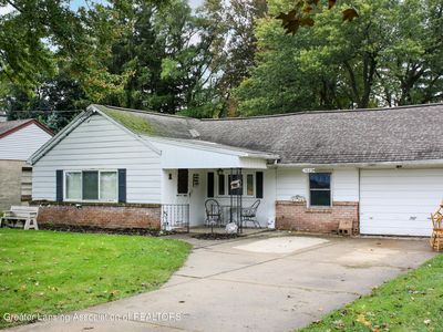 1023 Bretton Rd, Lansing, MI, 48917