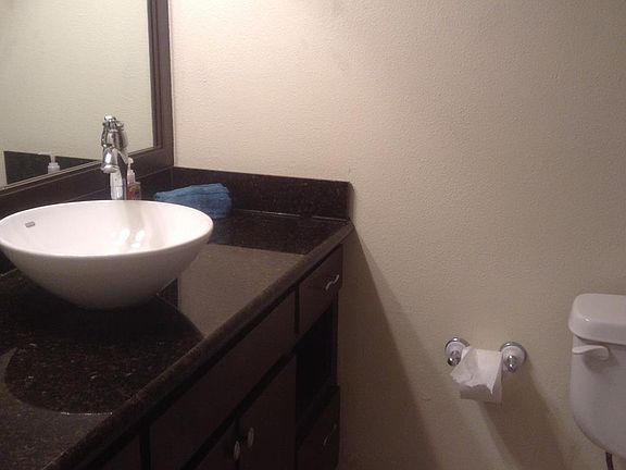 4th image of 8 Pizarro Ave #8