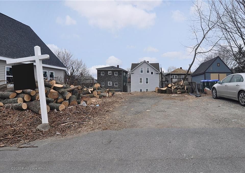 2nd image of 163 Sunbury St
