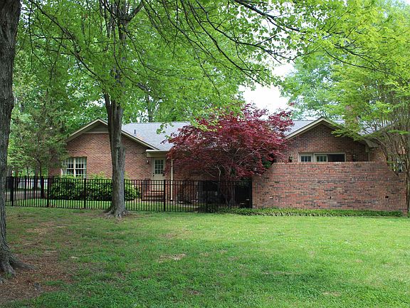 5th image of 579 Huntleigh Ln
