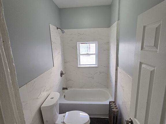 2nd image of 22 Schuyler Ave #2R