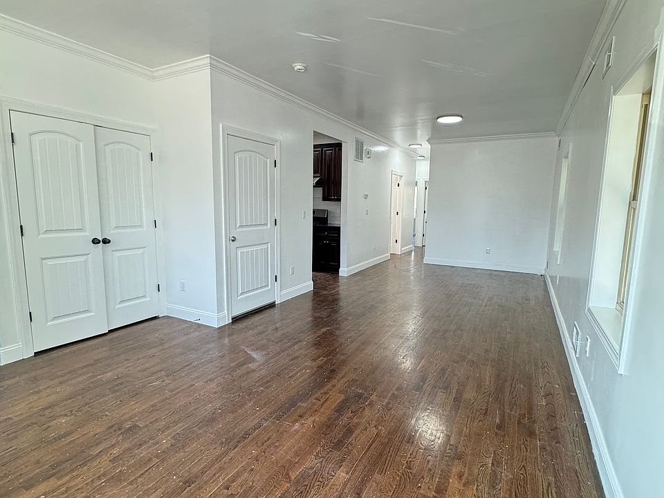 1st image of 118 Arlington Ave #1R