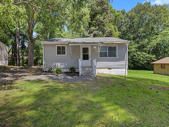 2nd image of 2718 Thelma St