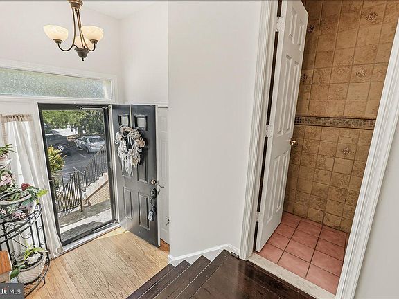 5th image of 112 Toll House Ct