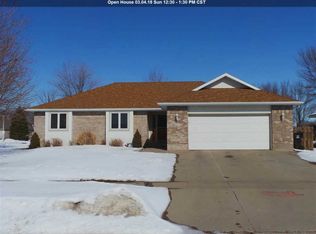 401 Embassy Ct, Sergeant Bluff, IA 51054