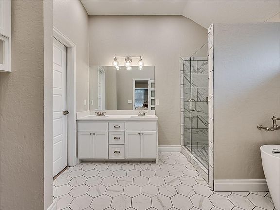 5th image of 2713 Weymouth Way