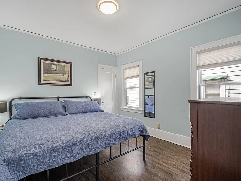 3924 N Maryland Ave — Photo 11