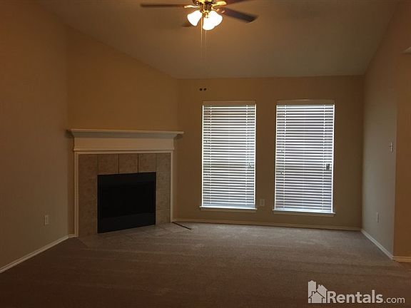 2nd image of 10248 Winkler Dr