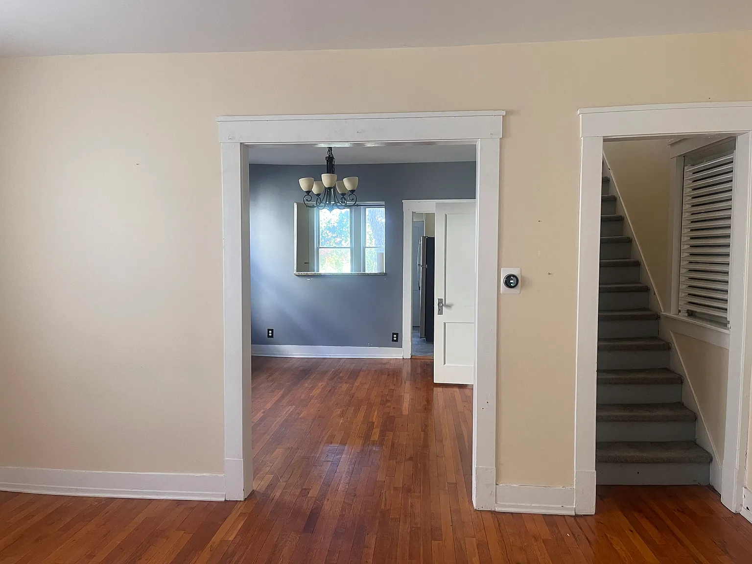 3 bed, 1.5 bath, 1275 sqft, $2,350 — Photo 3