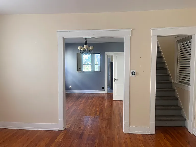 6 Forest Ave — Photo 3