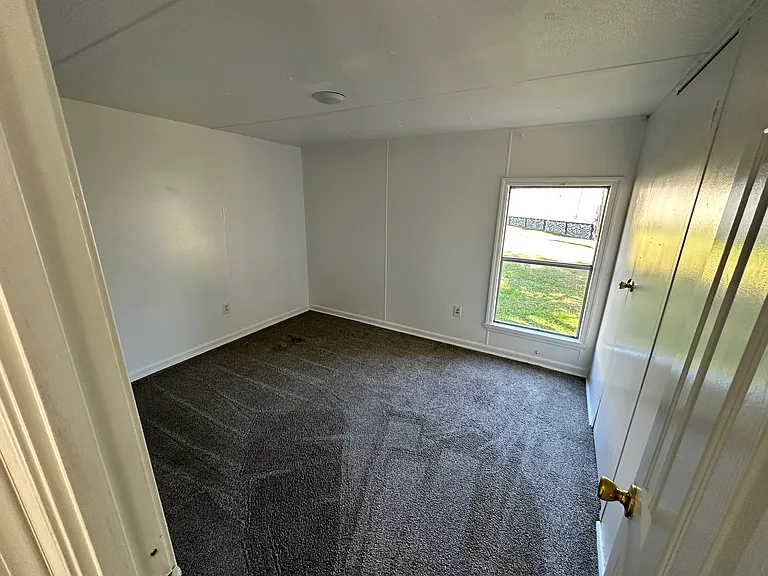 20 Paige Ave — Photo 3