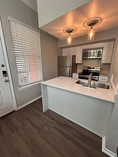 2814 Nueces St Photo 1