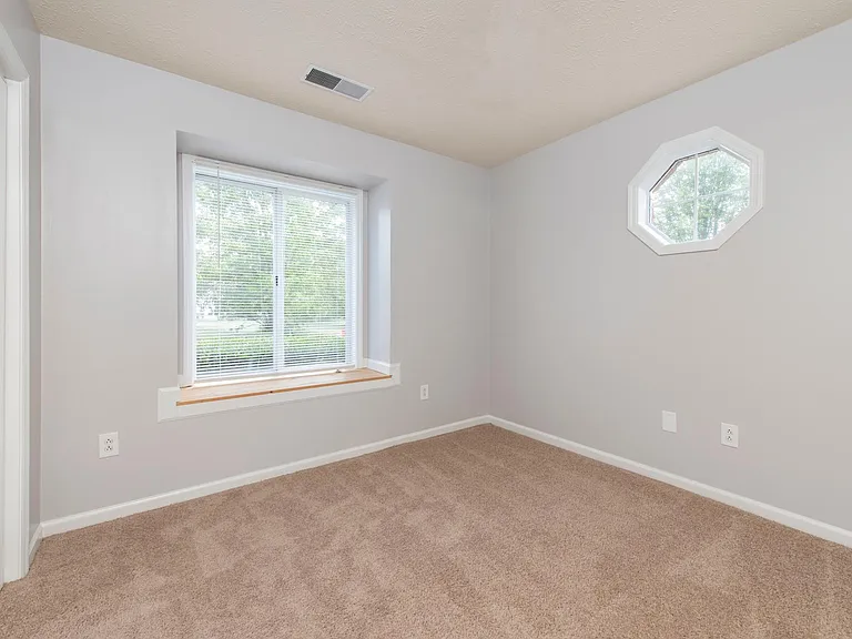 1450 Vintage Cir — Photo 16