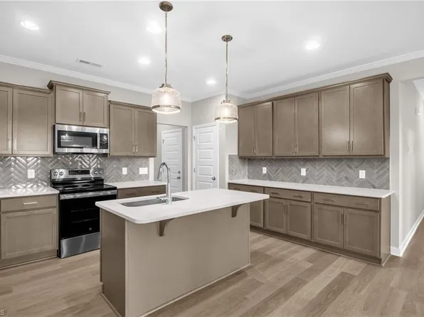 3619 Townland Cir, Clemmons, NC 27012
