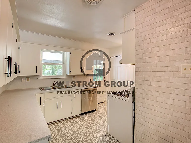 1308 Marshalldale Dr — Photo 32