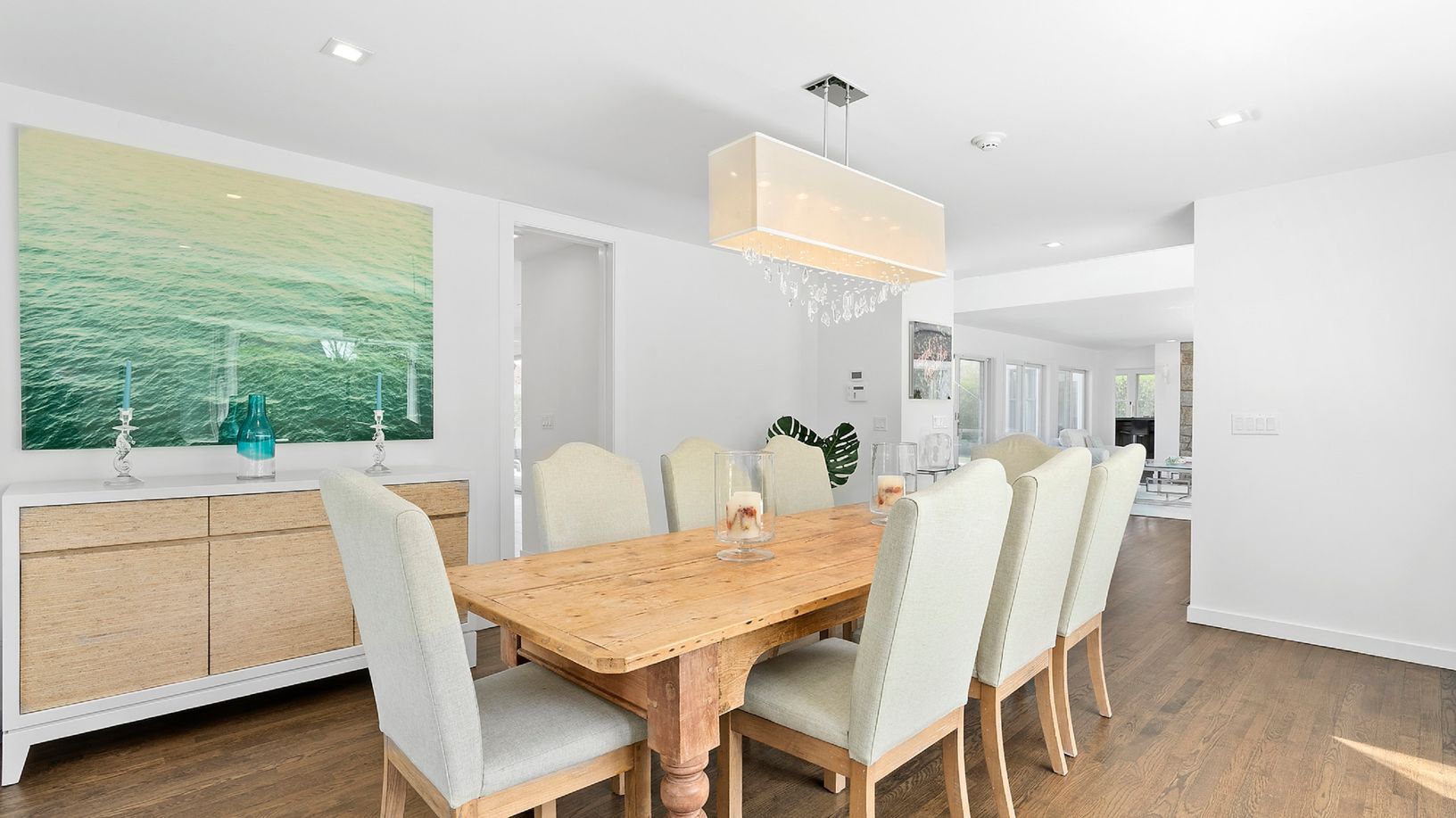  Formal Dining
