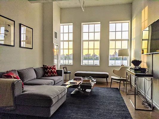 Rented by PocketBroker Inc | media 22