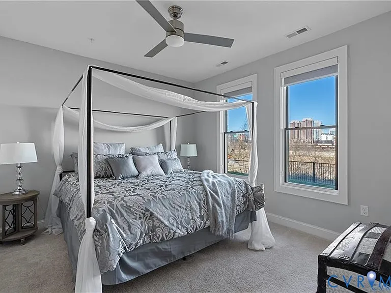 444 W 6th St — Photo 27