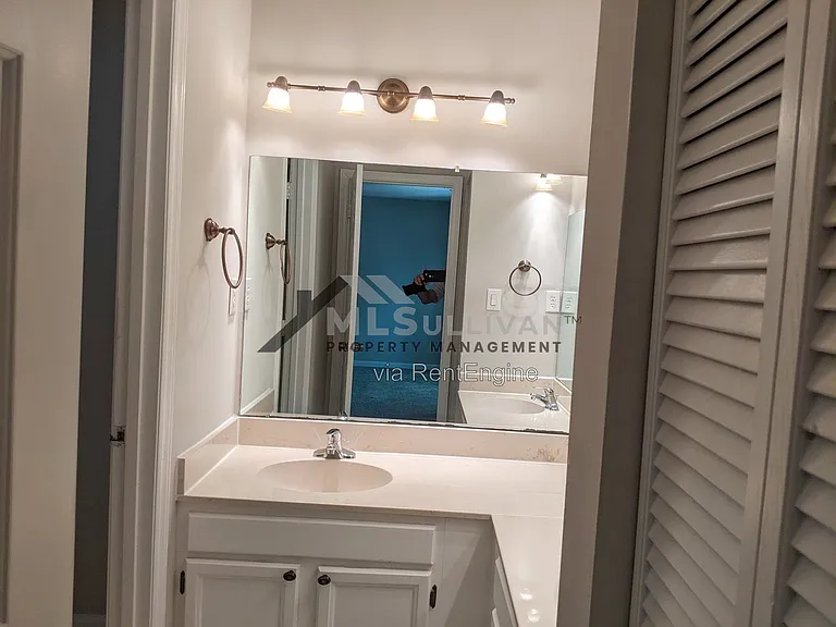 4101 Five Oaks Dr #26 — Photo 27