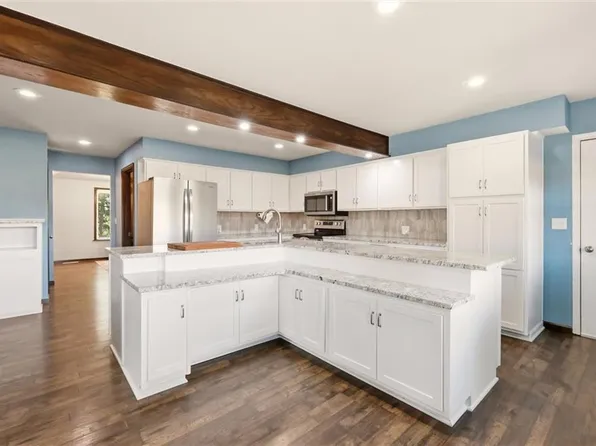 16413 Quinn Rd, Smithville, MO 64089