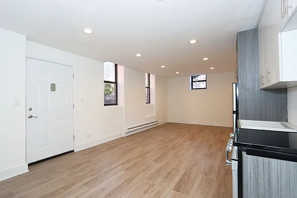 Rented by Nooklyn NYC LLC | media 8