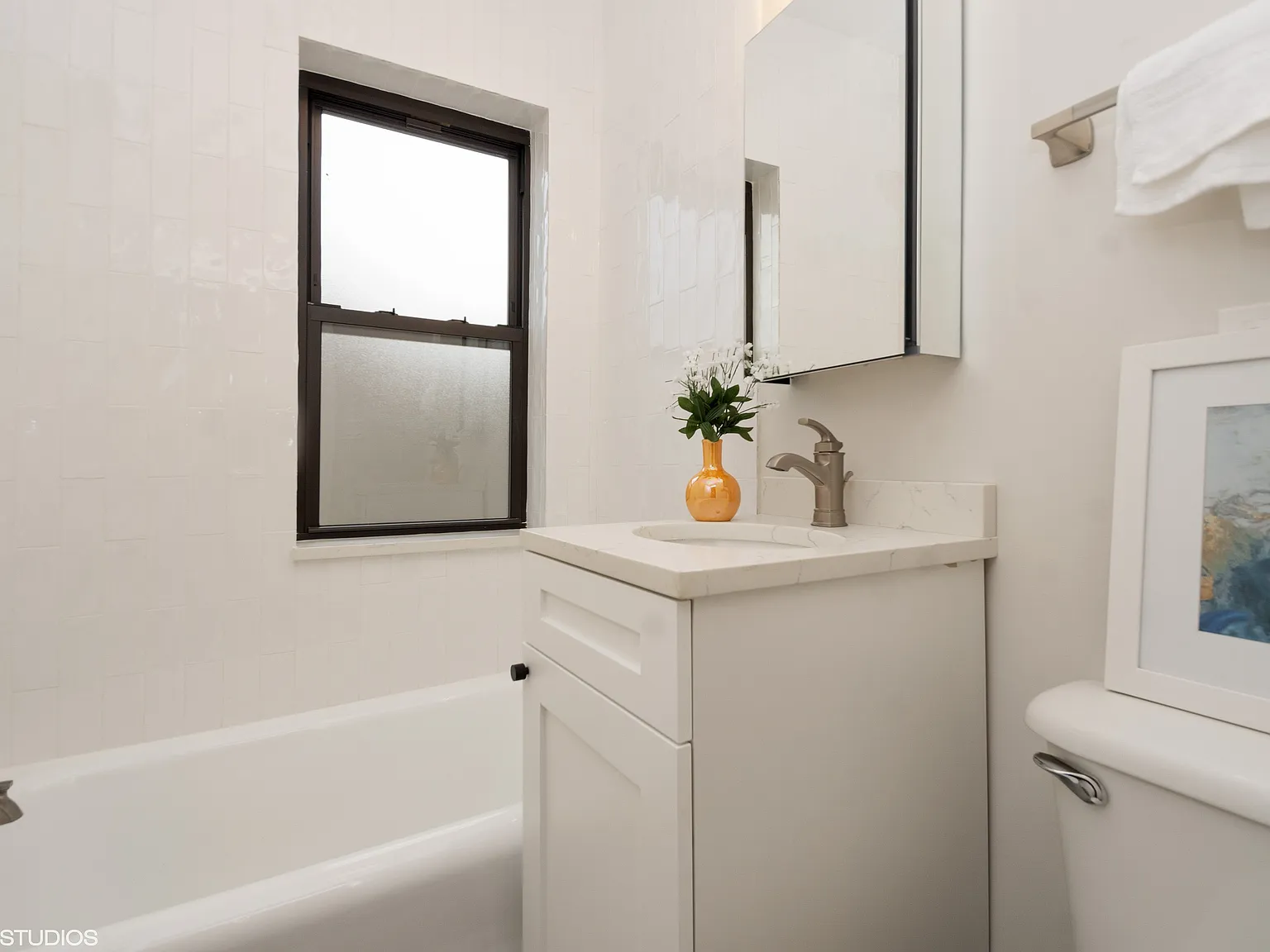 4236 N Kenmore — Photo 4
