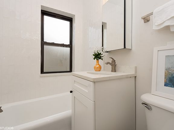 29841248_5_4236-N-Kenmore_-308_Bathroom_Print