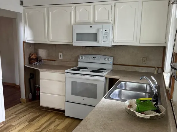 306 W Parkway Ave, Flint, MI 48505