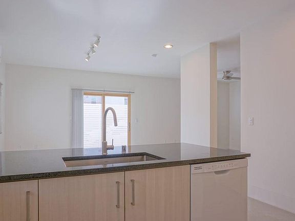 5th image of 113 Morningside Dr SE