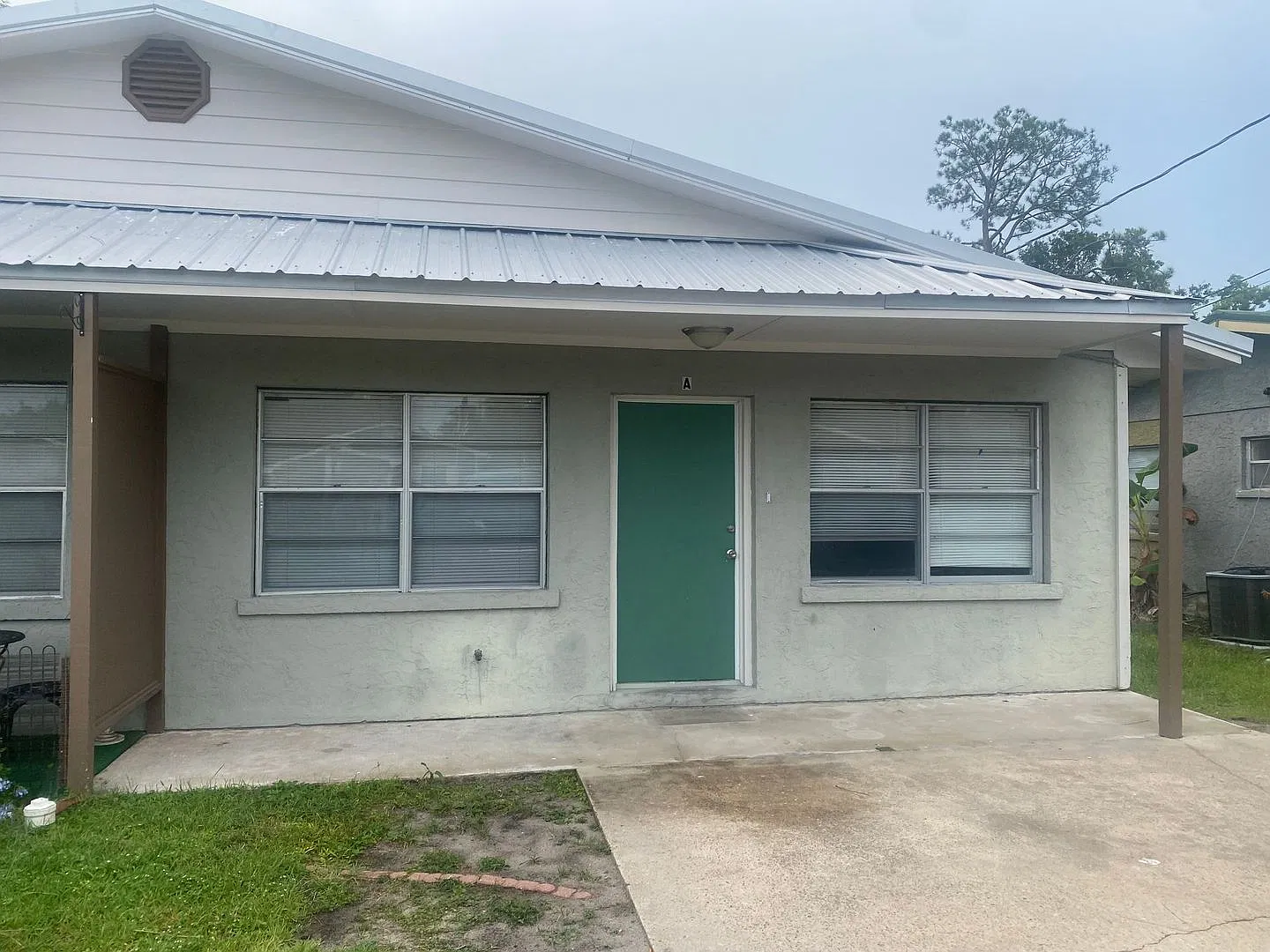 1808 Arthur Ave — Photo 1
