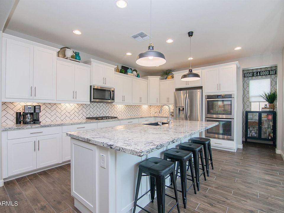 1st image of 950 W Zion Way