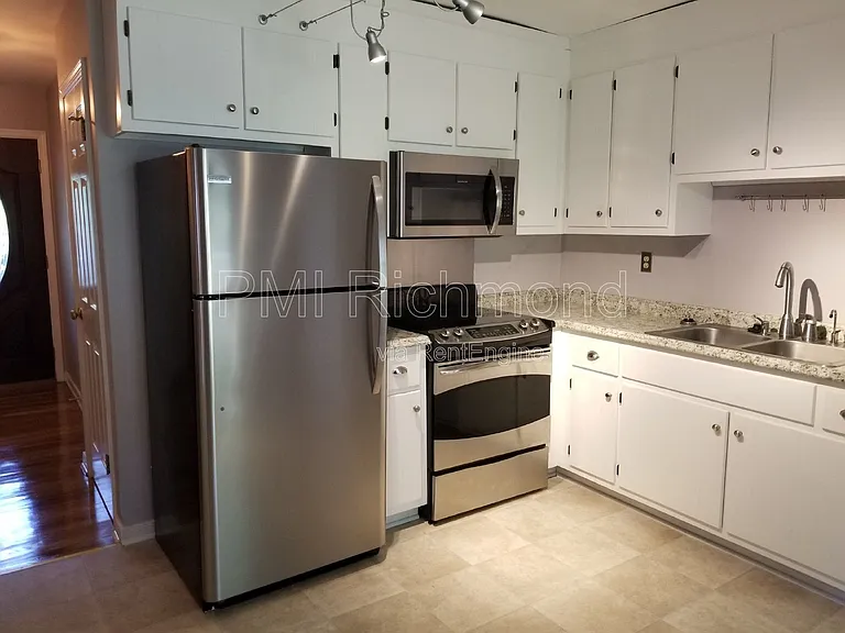 2504 Carriage Creek Ct — Photo 7