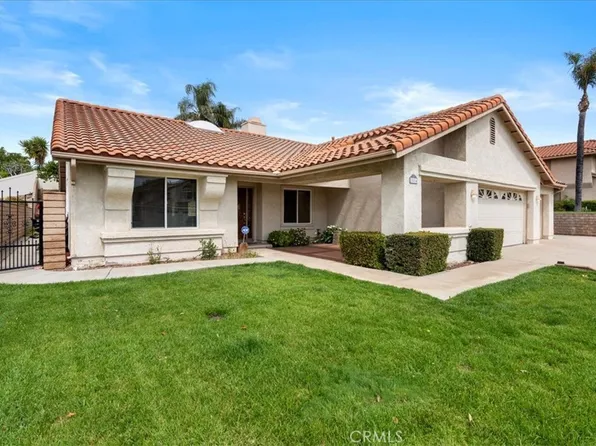 28834 Glenheather Dr, Highland, CA 92346