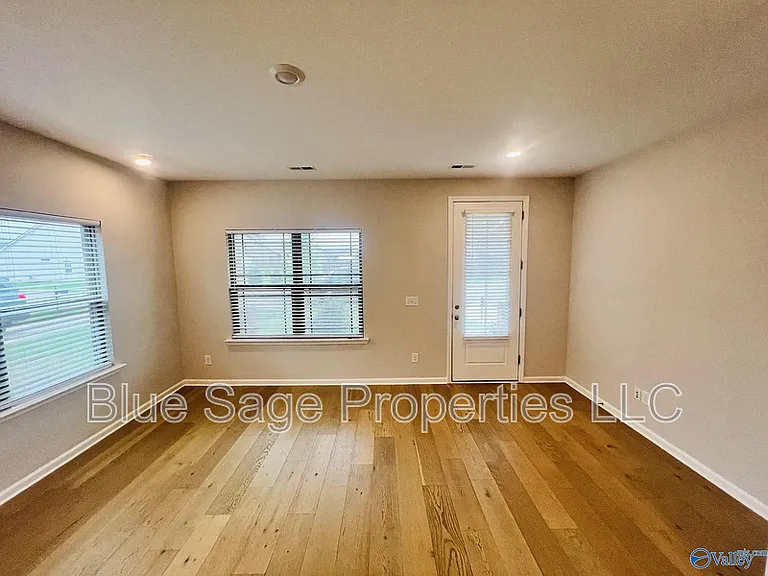 16423 Demi Dr — Photo 3